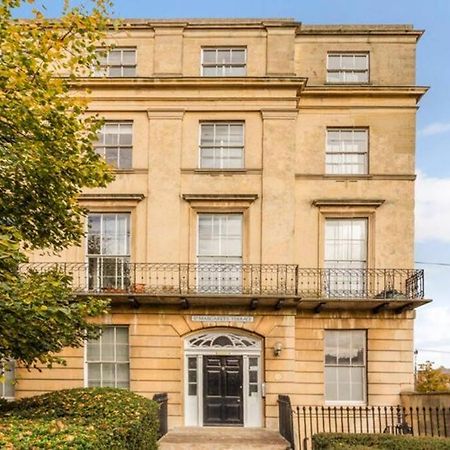St Marg'S Hideaway; Grade II Listed Luxury Apartment In The Heart Of Cheltenham - Gateway To The Cotswolds! Sleeps 4 - Outdoor Seating And Free Private Parking! Zewnętrze zdjęcie