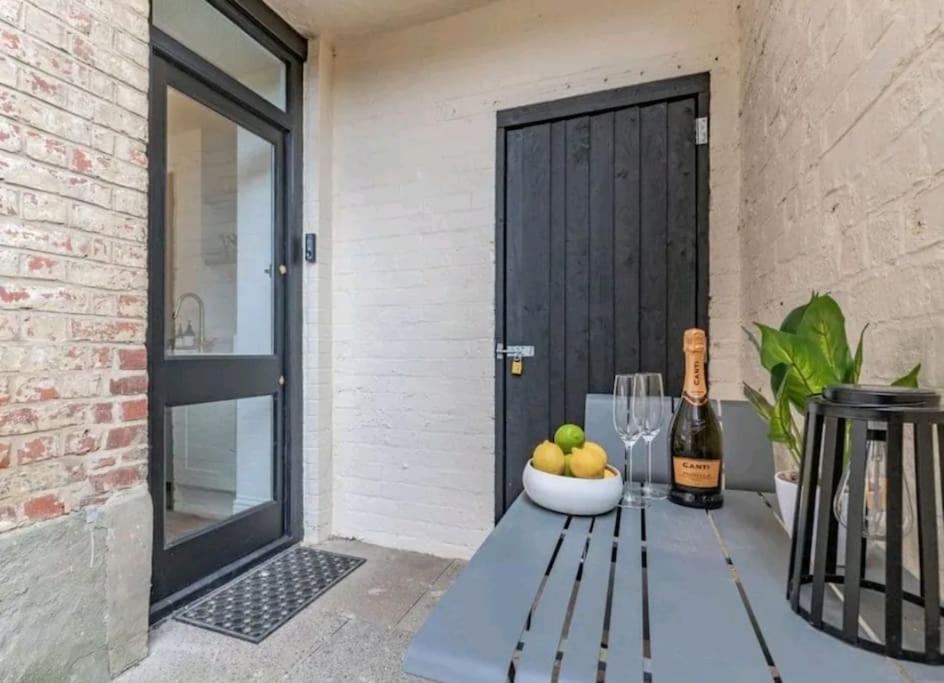 St Marg'S Hideaway; Grade II Listed Luxury Apartment In The Heart Of Cheltenham - Gateway To The Cotswolds! Sleeps 4 - Outdoor Seating And Free Private Parking! Zewnętrze zdjęcie
