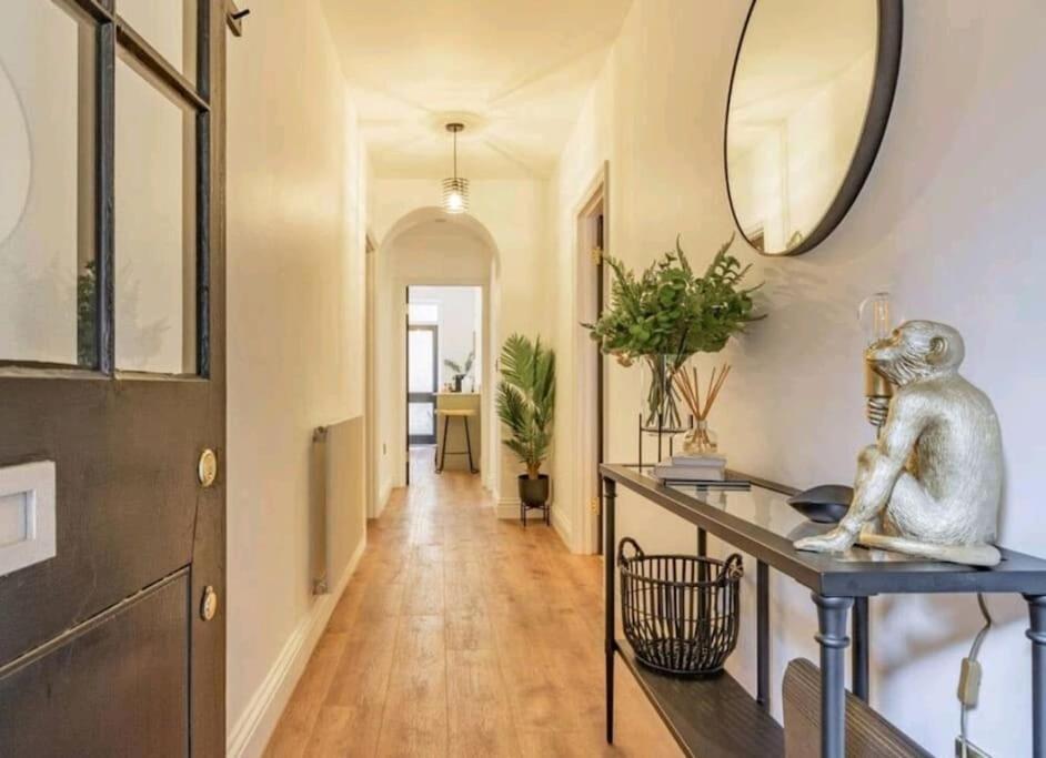 St Marg'S Hideaway; Grade II Listed Luxury Apartment In The Heart Of Cheltenham - Gateway To The Cotswolds! Sleeps 4 - Outdoor Seating And Free Private Parking! Zewnętrze zdjęcie