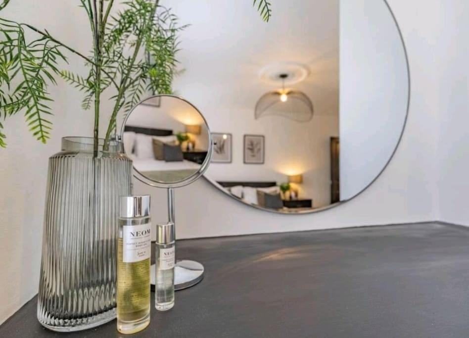St Marg'S Hideaway; Grade II Listed Luxury Apartment In The Heart Of Cheltenham - Gateway To The Cotswolds! Sleeps 4 - Outdoor Seating And Free Private Parking! Zewnętrze zdjęcie